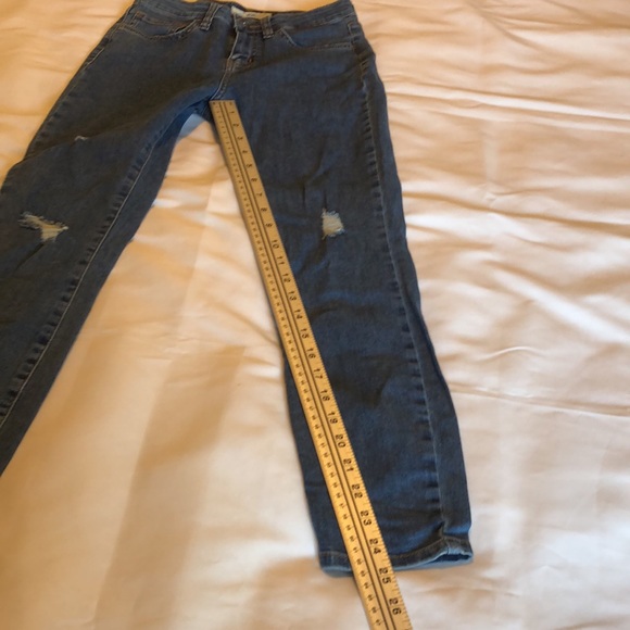 Women’s size 25 Vans distressed blue jeans - Picture 4 of 15